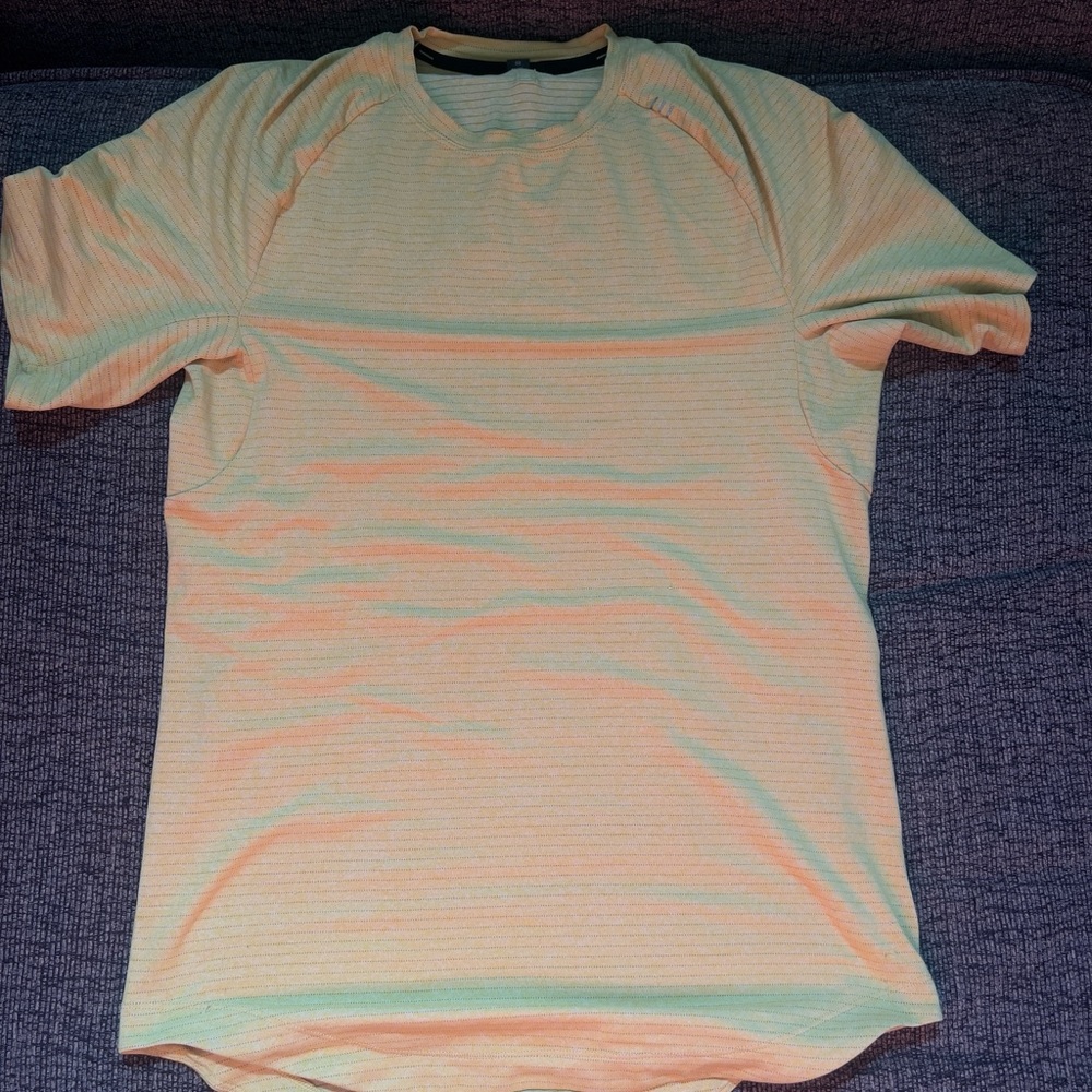 lululemon athletica Men's Short Sleeve Tee - Cream